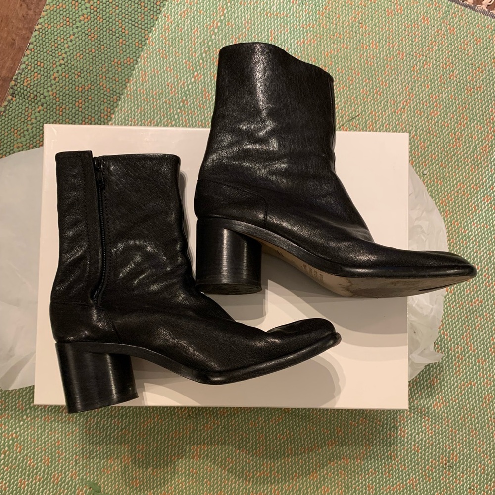 Maison Margiela - Tabi - Size 39.5 - Black Leather Ankle Boots - Picture 6 of 14